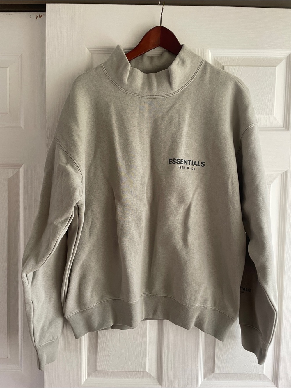 Fear of God ESSENTIALS Crewneck Sweater in Light Gray